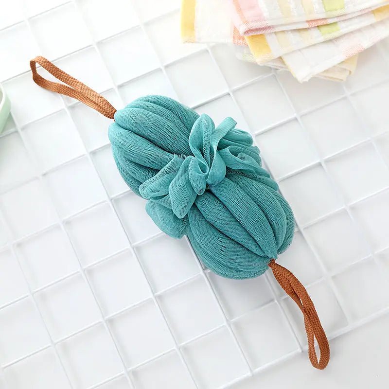 Large Japanese bath towel and exfoliating bath ball set, soft towel with textured exfoliating ball for relaxing bathing experience
